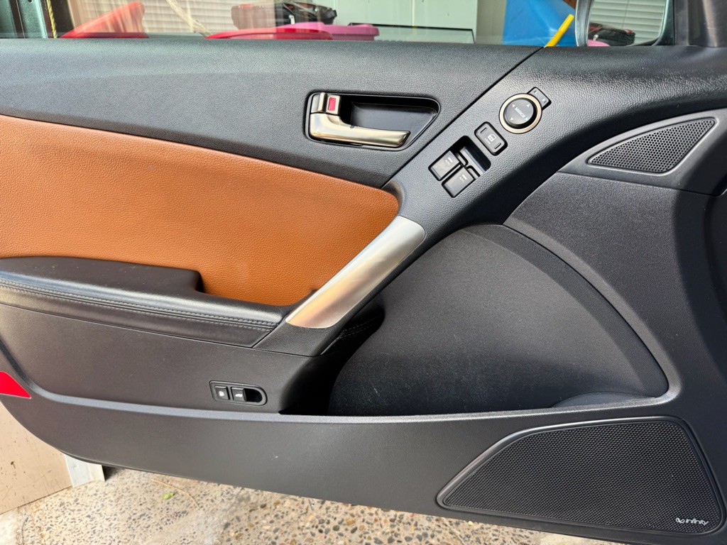 2015 Hyundai Genesis Image 19