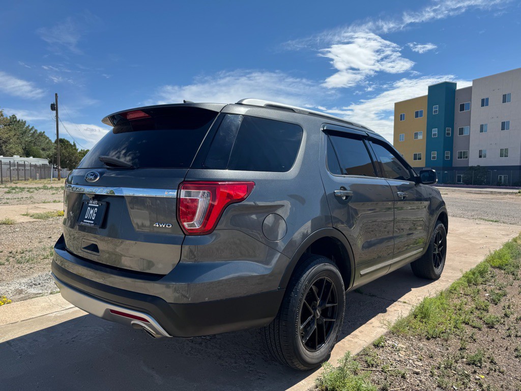 2017 Ford Explorer Image 3