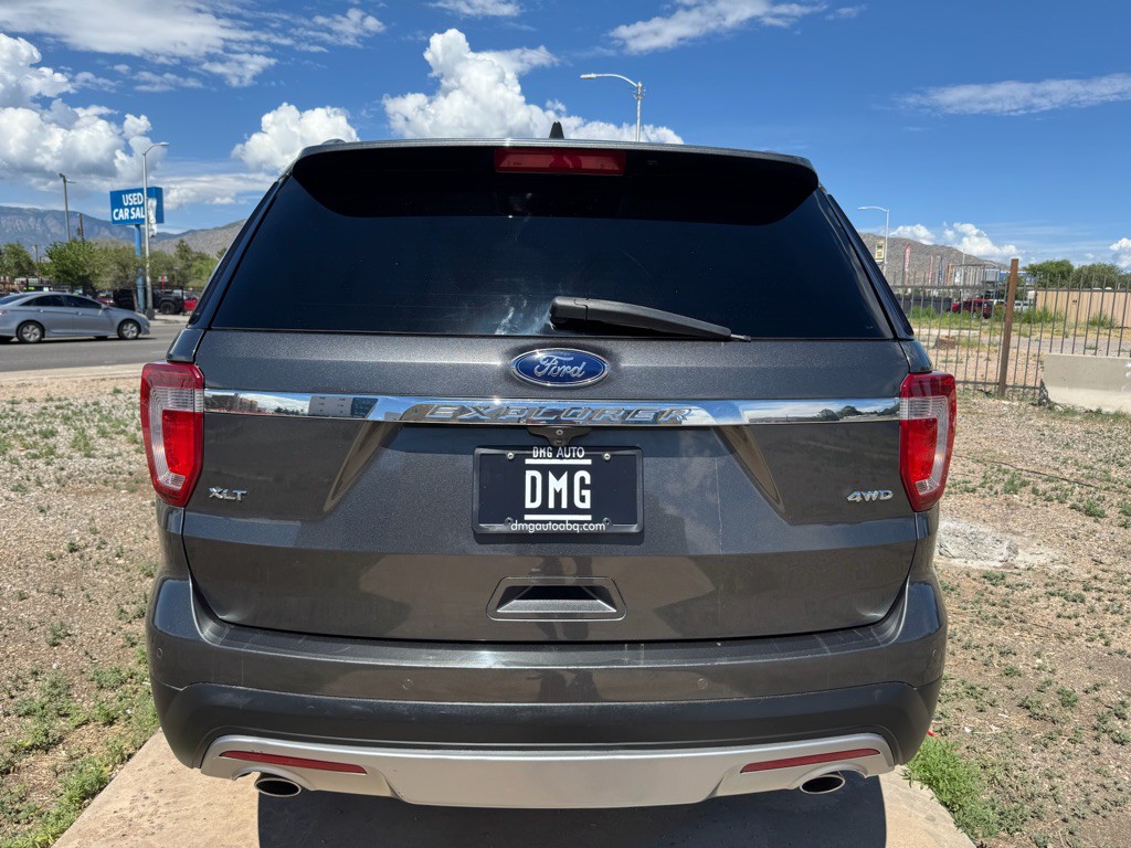 2017 Ford Explorer Image 8