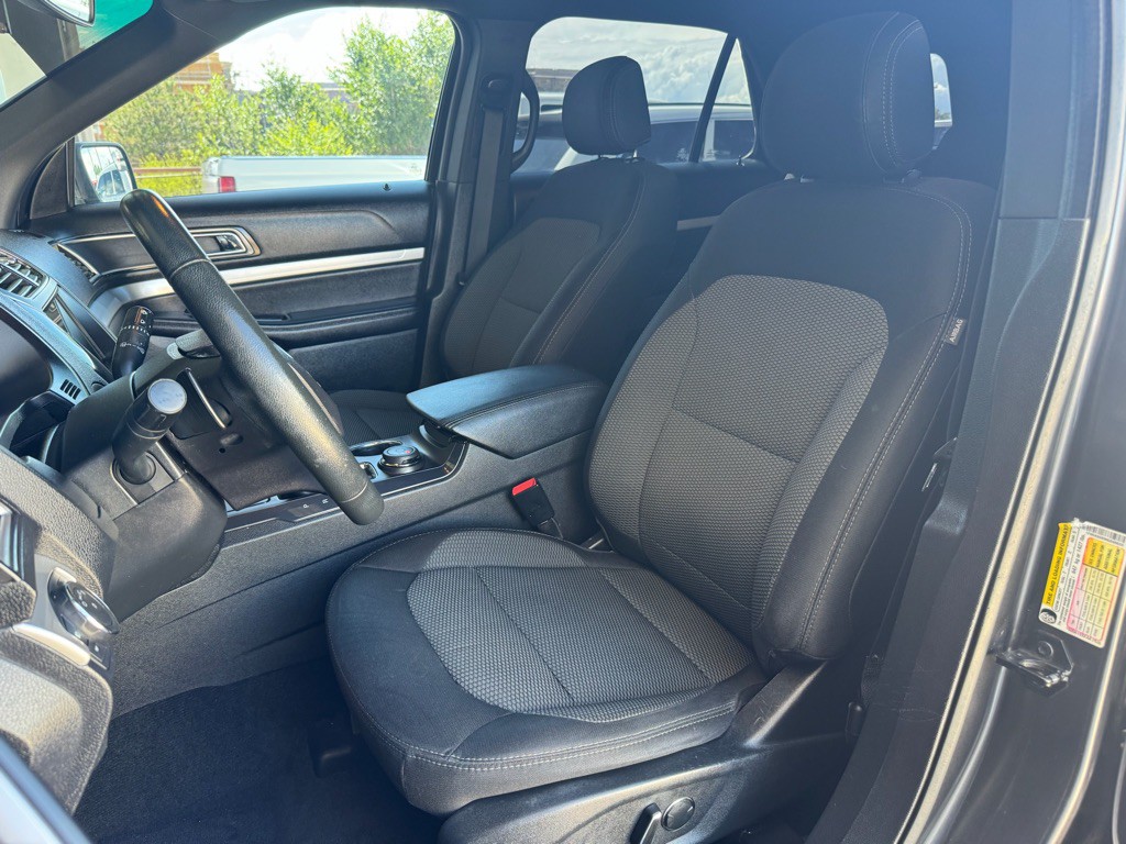 2017 Ford Explorer Image 10