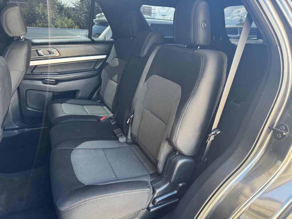 2017 Ford Explorer Image 11