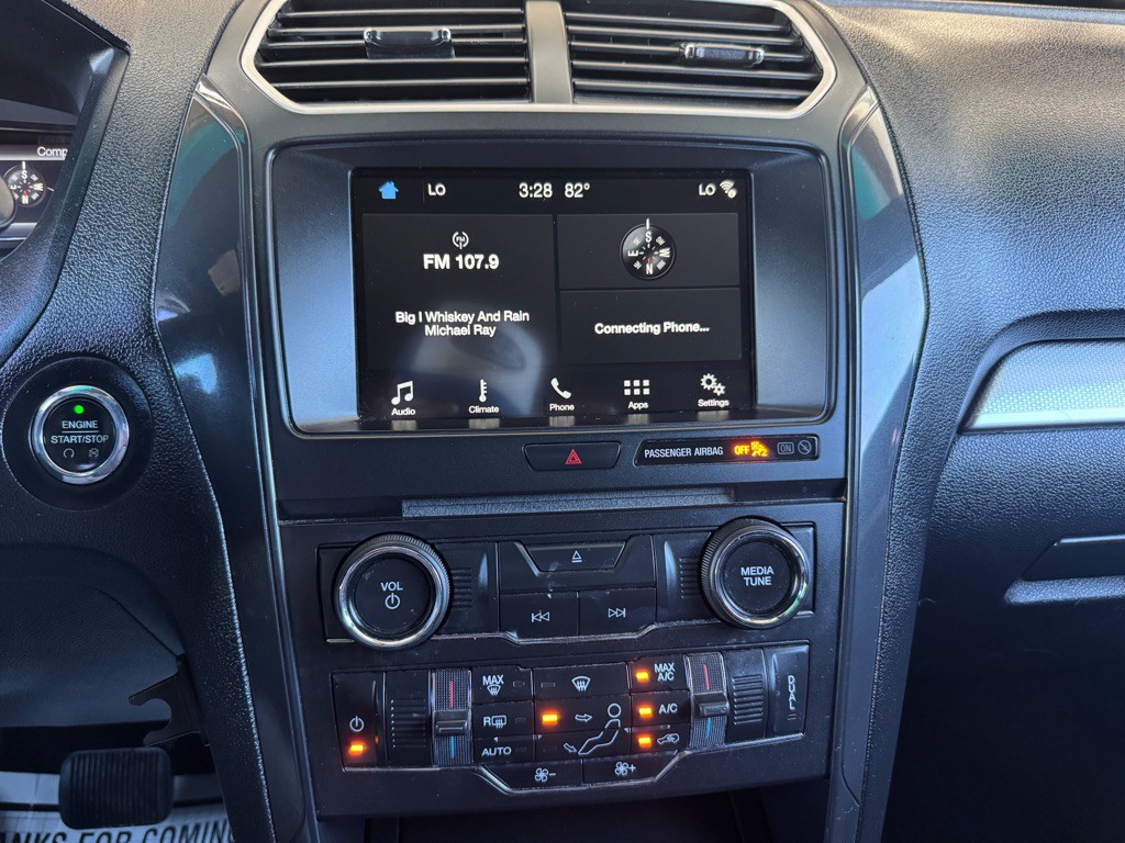 2017 Ford Explorer Image 16