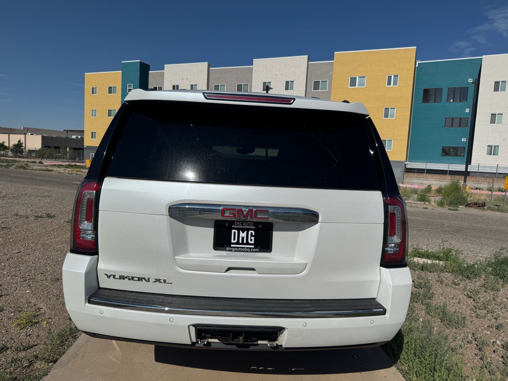 2017 GMC Yukon Image 8