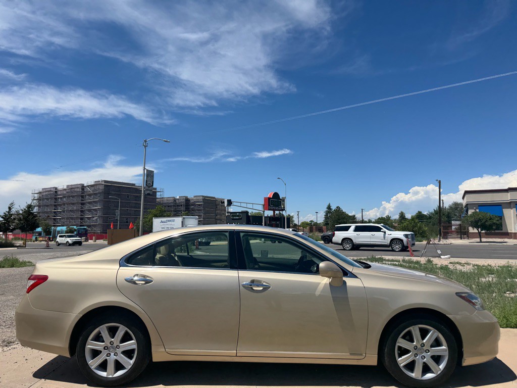 2009 Lexus ES Image 2
