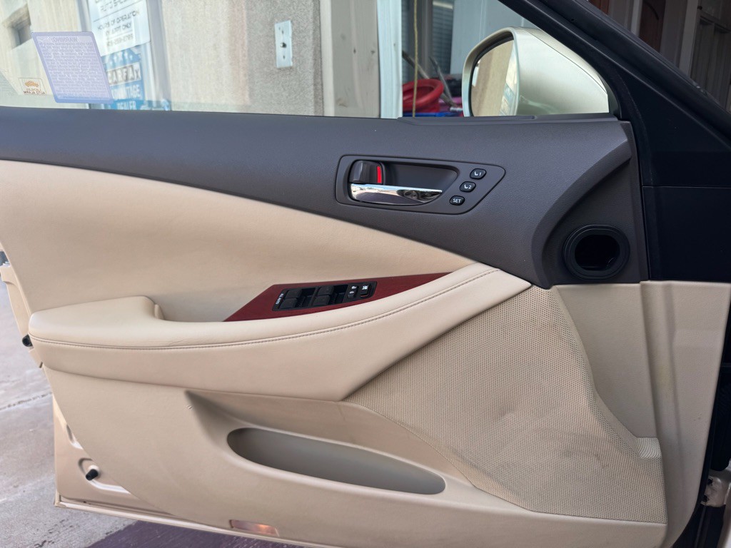 2009 Lexus ES Image 16