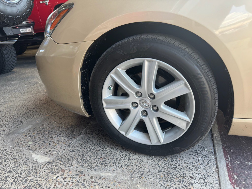 2009 Lexus ES Image 18