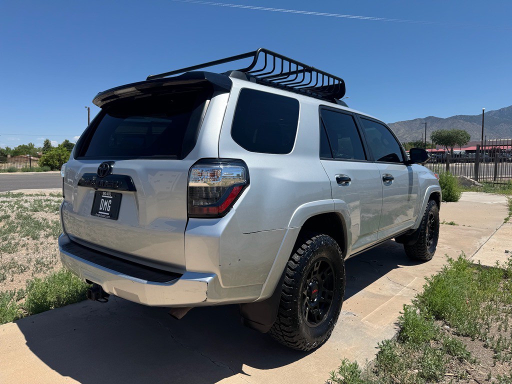 2021 Toyota 4Runner Image 3
