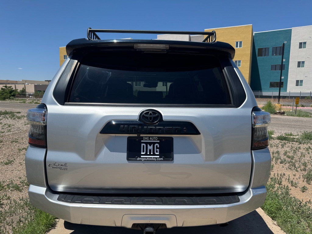 2021 Toyota 4Runner Image 8