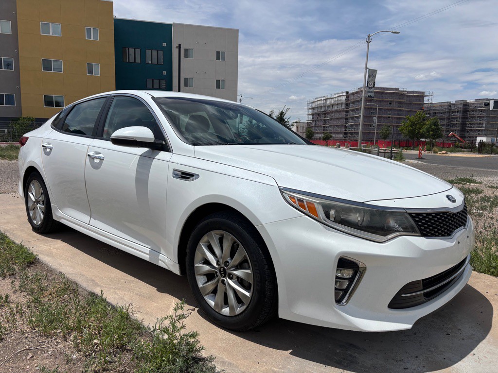 2018 Kia Optima Image 1