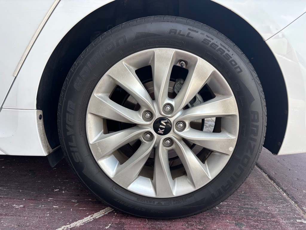 2018 Kia Optima Image 18