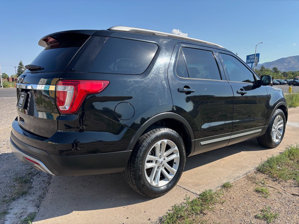2017 Ford Explorer Image 3