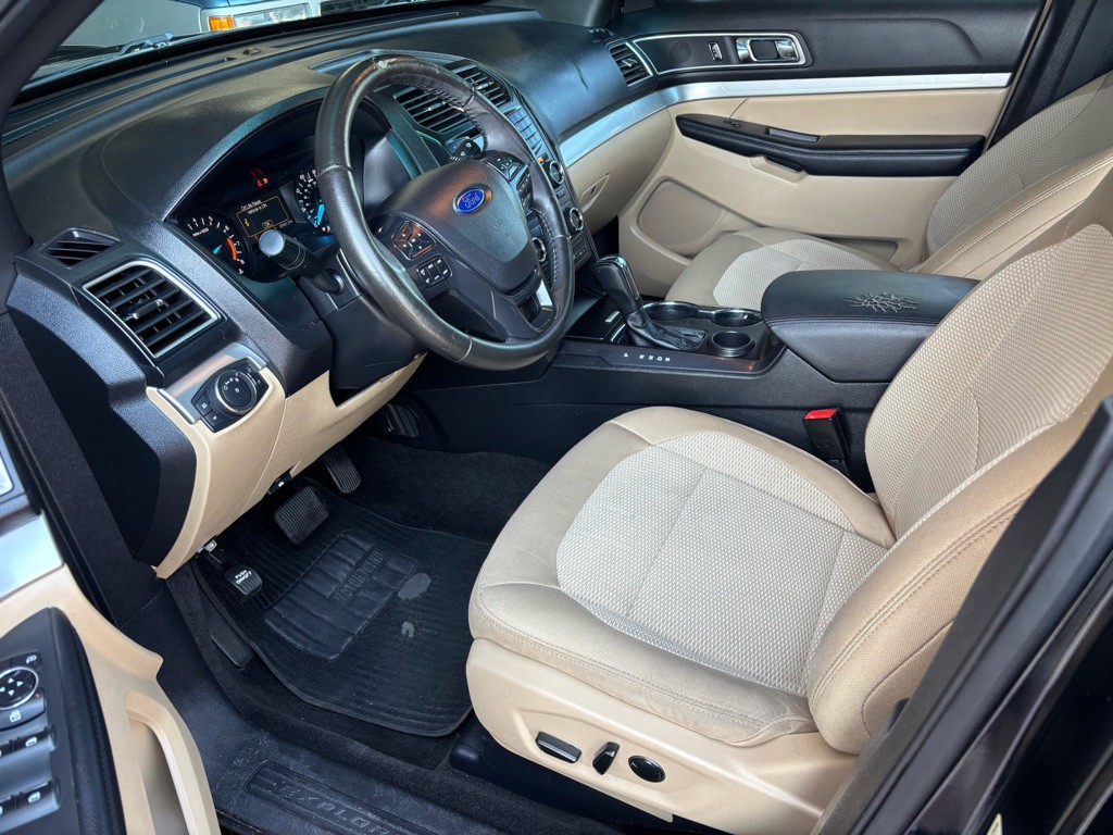 2017 Ford Explorer Image 9
