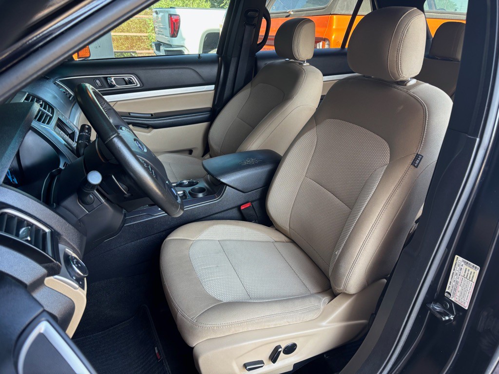 2017 Ford Explorer Image 10