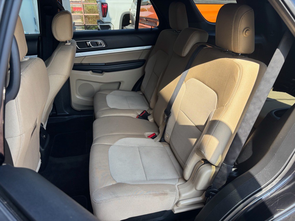 2017 Ford Explorer Image 11