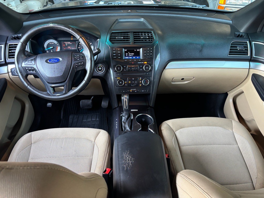 2017 Ford Explorer Image 16