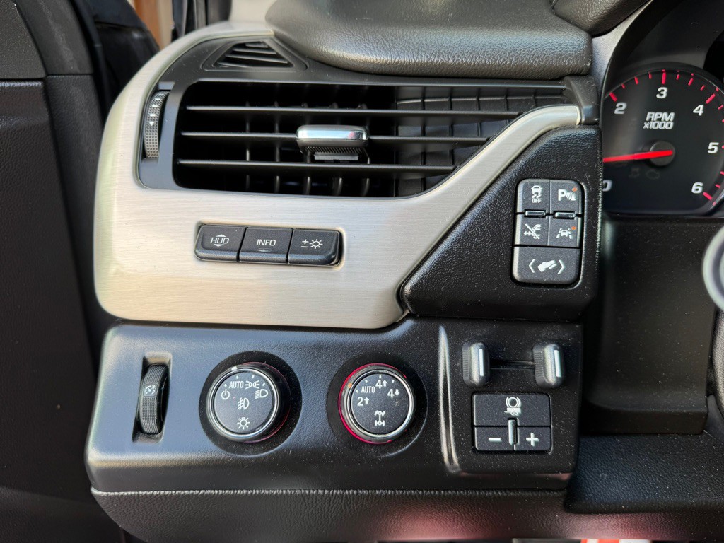 2016 GMC Yukon Image 17