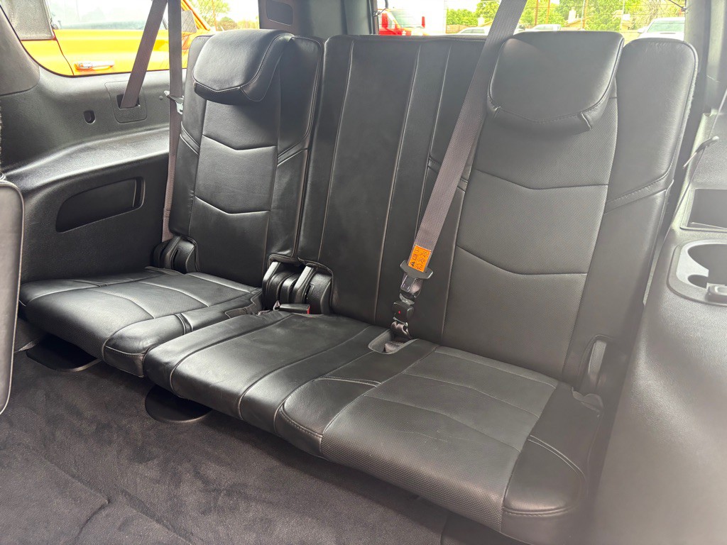 2016 Cadillac Escalade Image 12