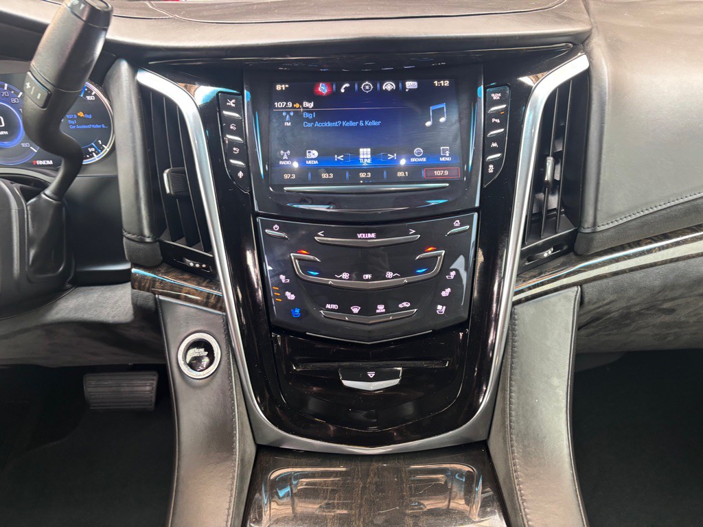 2016 Cadillac Escalade Image 16
