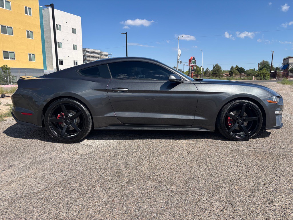 2018 Ford Mustang Image 2