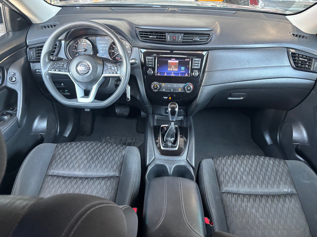 2018 Nissan Rogue Image 16