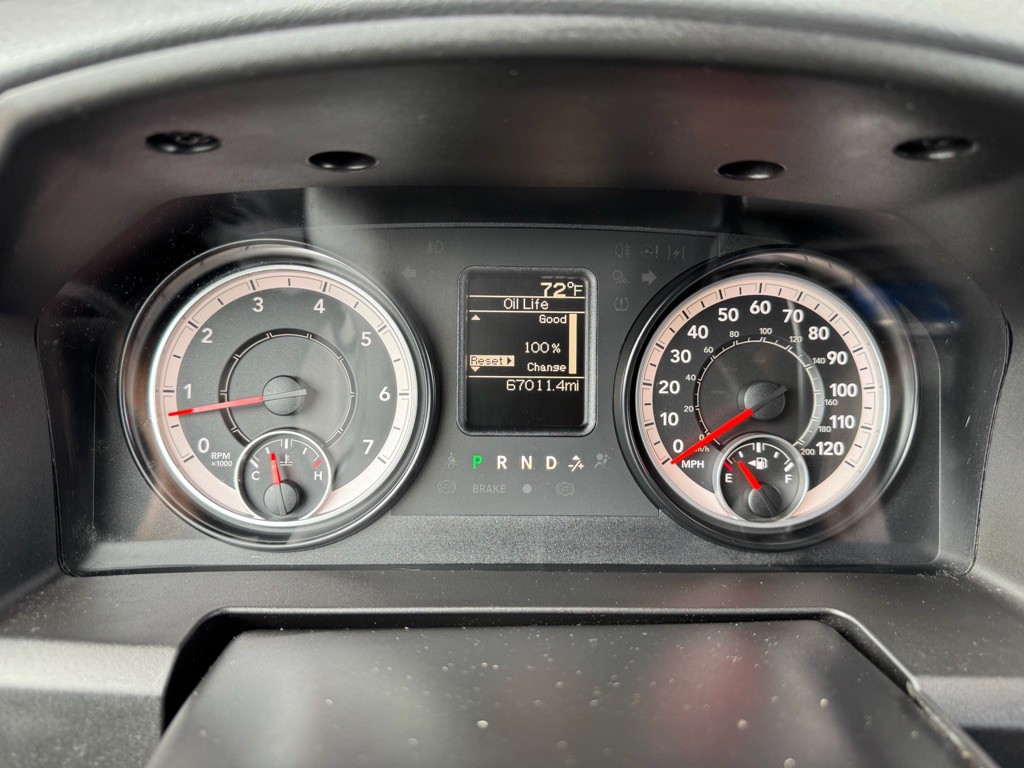 2016 RAM 3500 Image 12