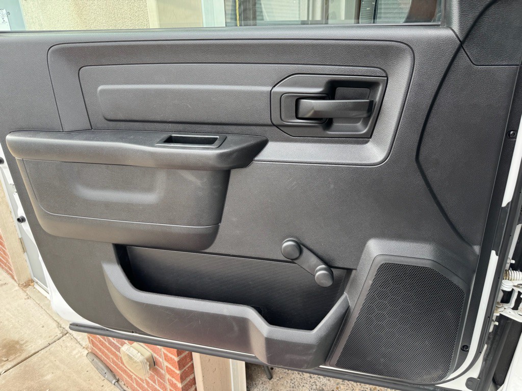 2016 RAM 3500 Image 17