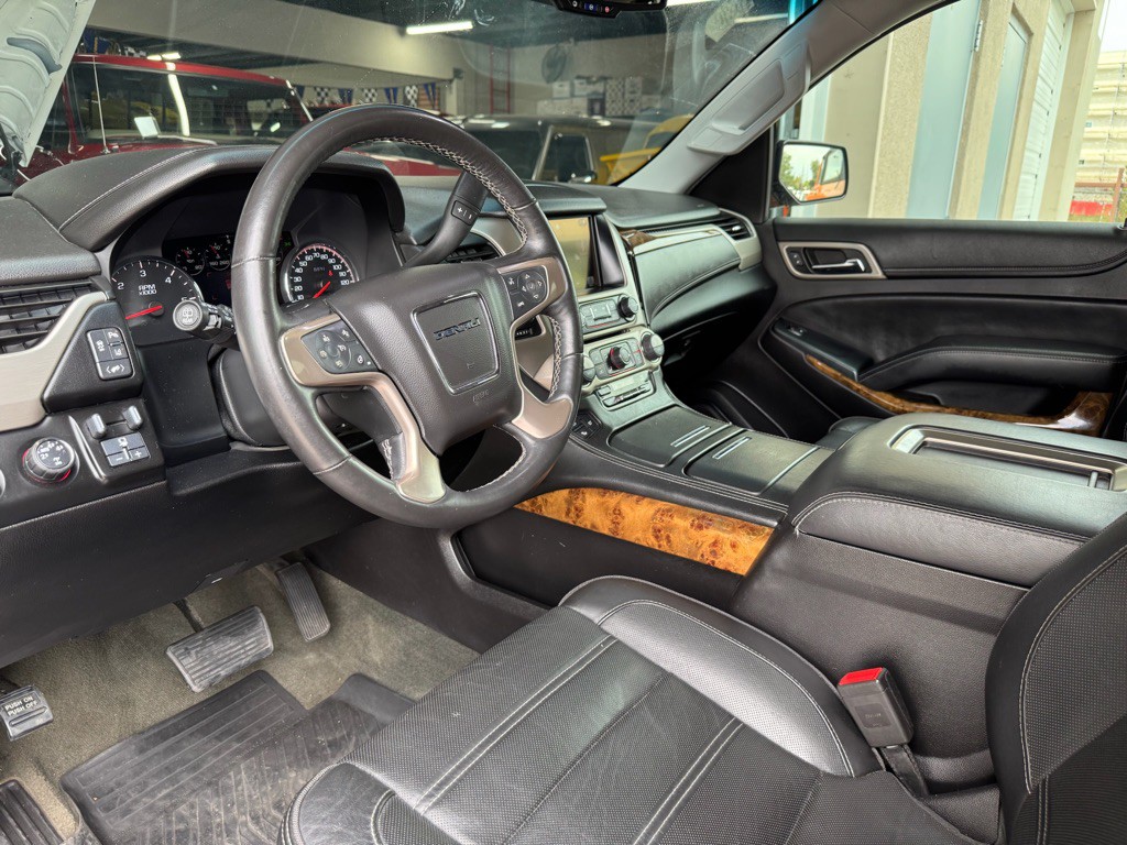 2015 GMC Yukon Image 9