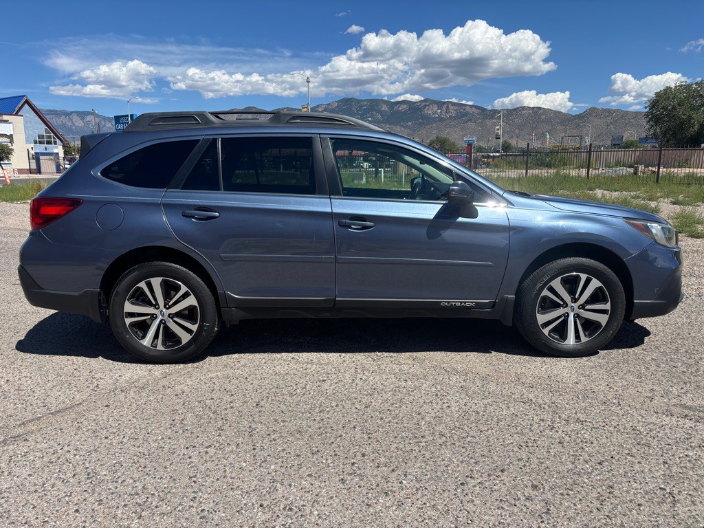 2018 Subaru Outback Image 2