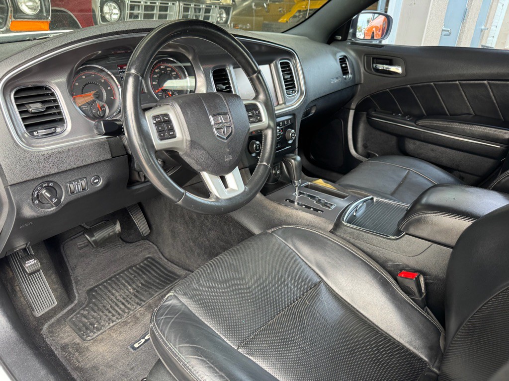 2014 Dodge Charger Image 9