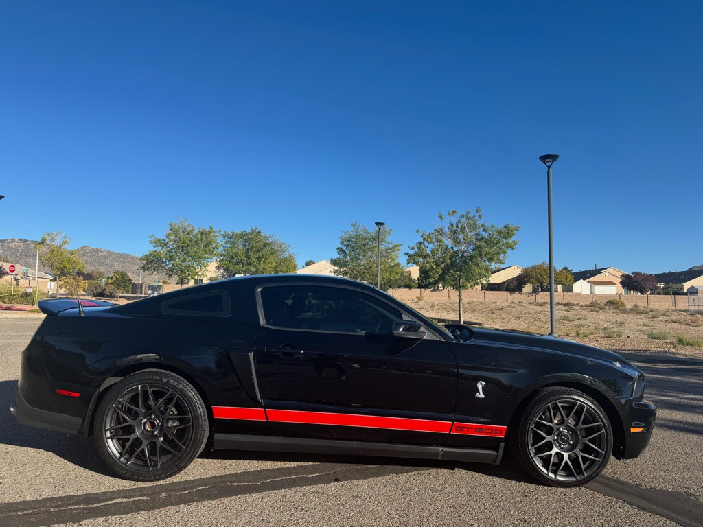 2011 Ford Mustang Image 2