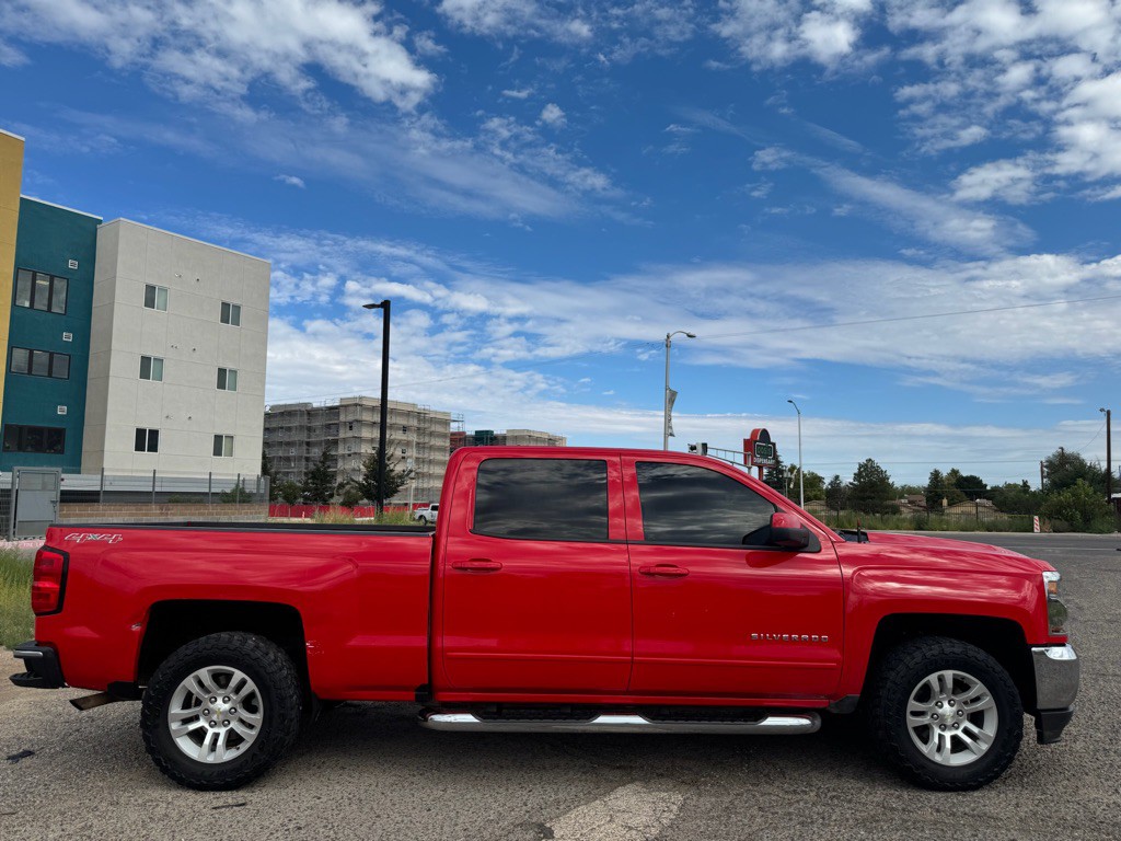 2017 Chevrolet Silverado 1500 Image 2