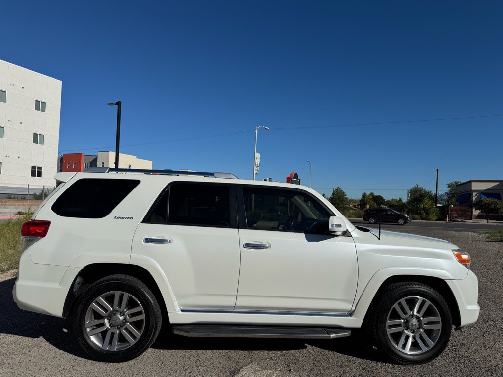 2013 Toyota 4Runner Image 2