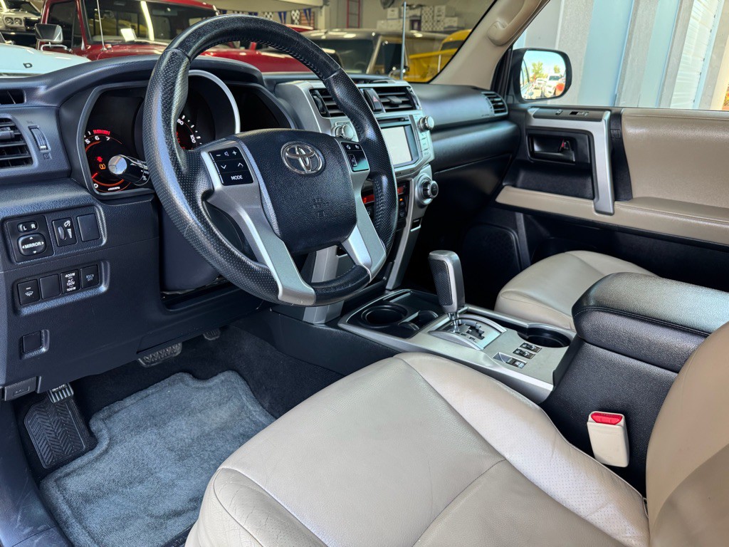 2013 Toyota 4Runner Image 10