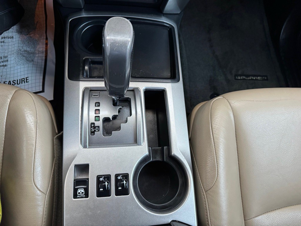 2013 Toyota 4Runner Image 16