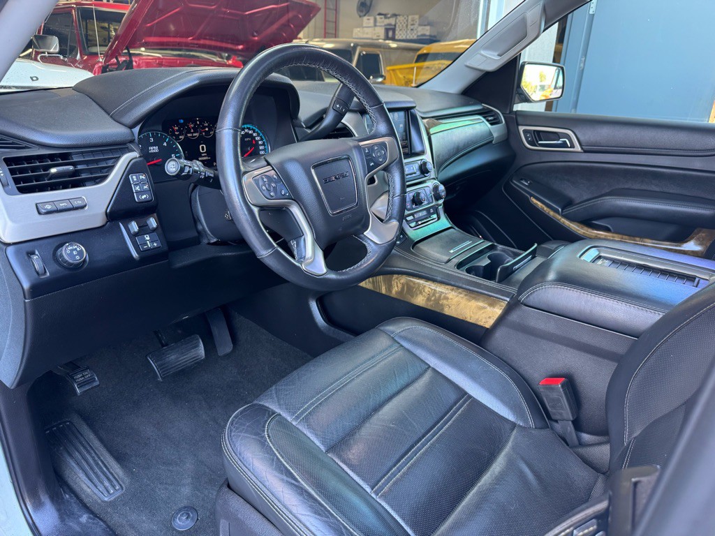 2017 GMC Yukon Image 9