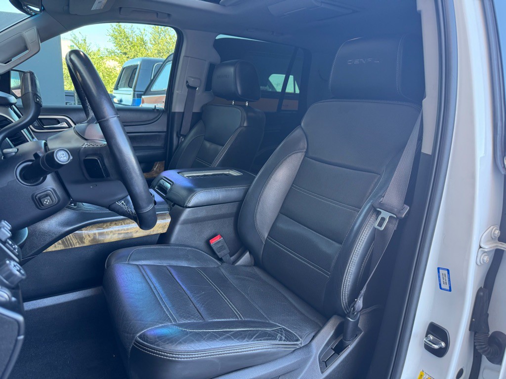 2017 GMC Yukon Image 10