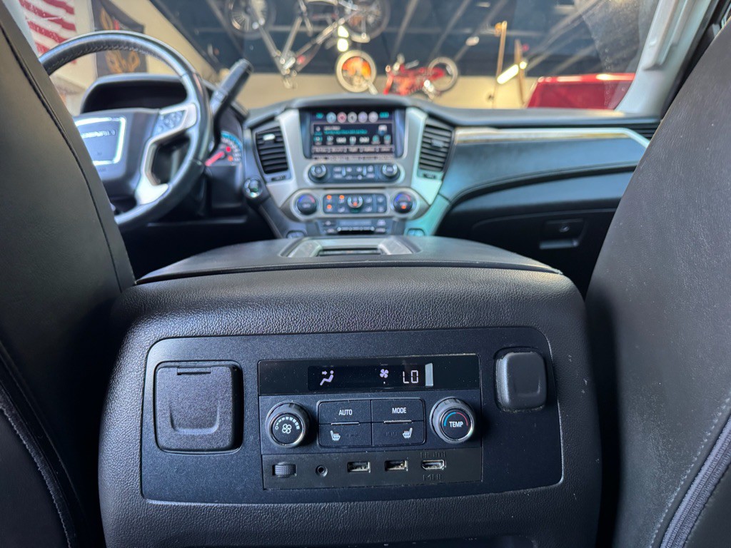 2017 GMC Yukon Image 17
