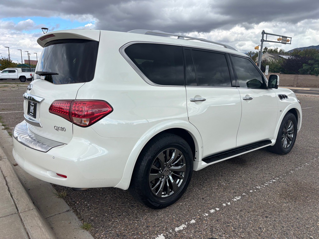 2017 INFINITI QX80 Image 3