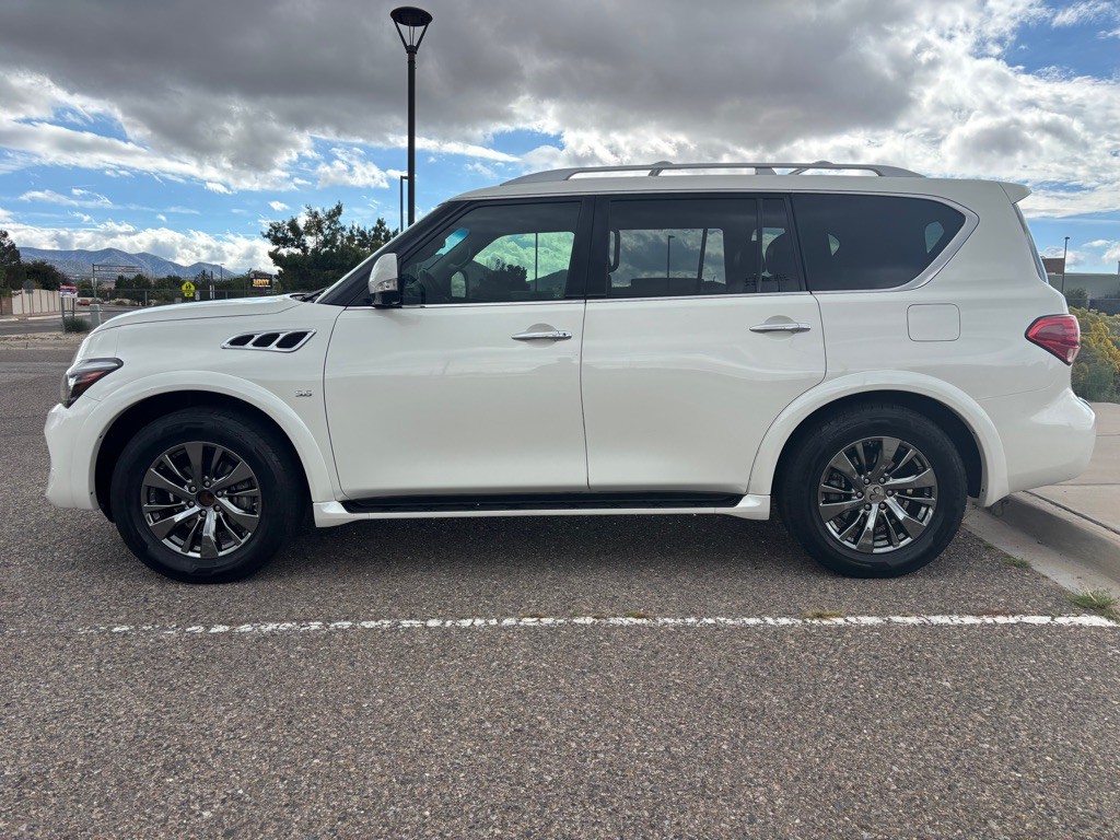 2017 INFINITI QX80 Image 6