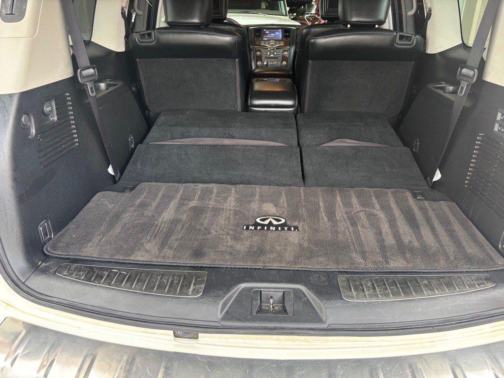 2017 INFINITI QX80 Image 14