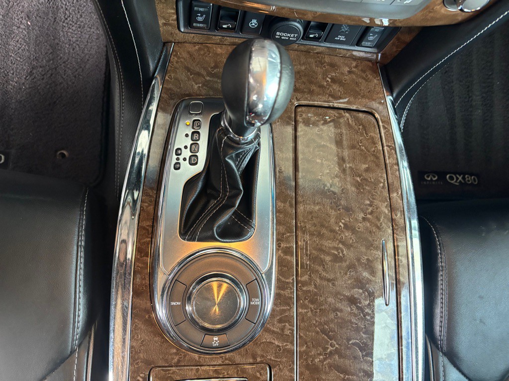 2017 INFINITI QX80 Image 21