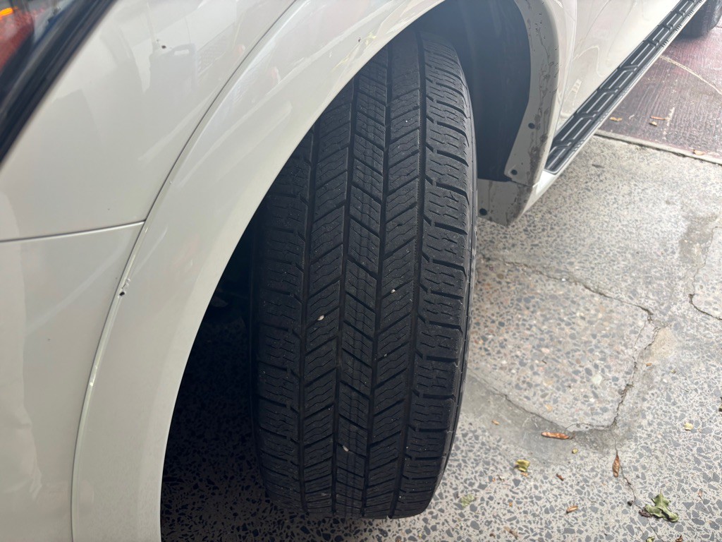 2017 INFINITI QX80 Image 25