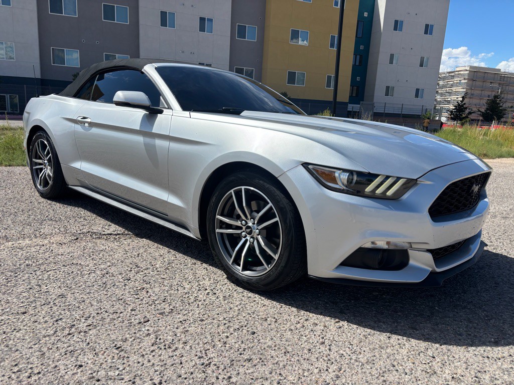 2017 Ford Mustang Image 1