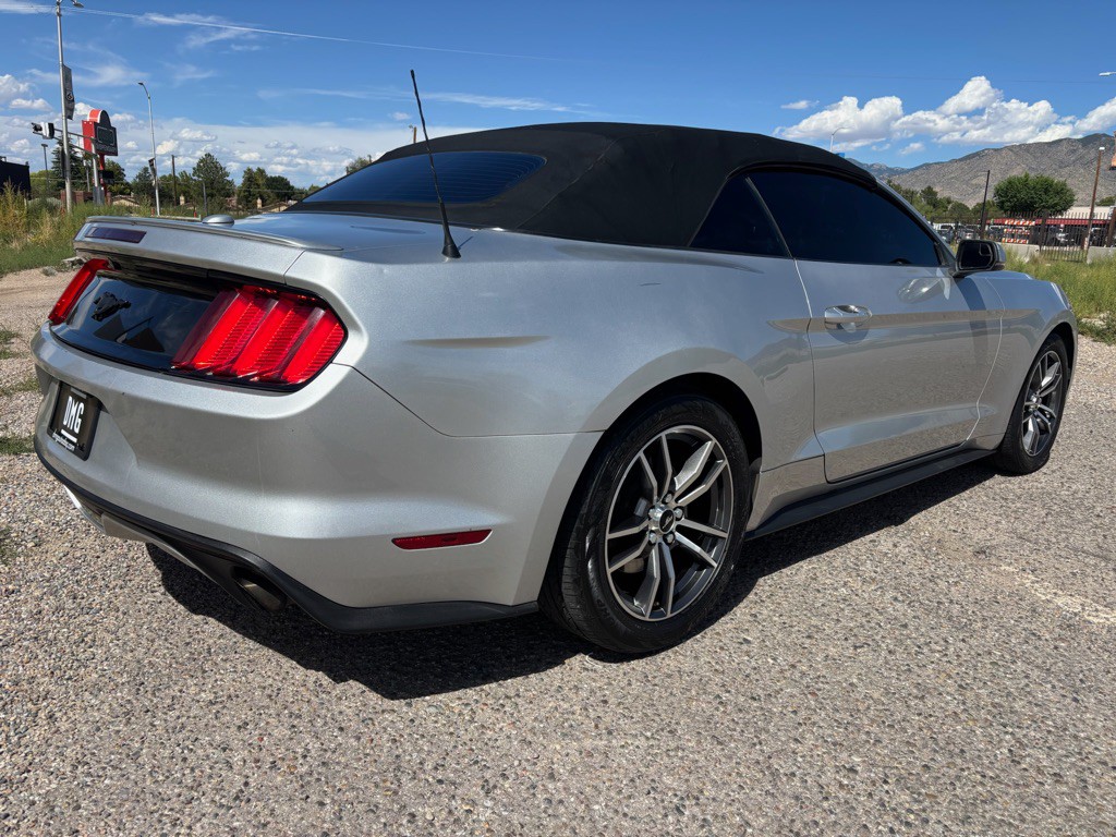 2017 Ford Mustang Image 3