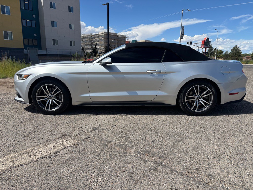 2017 Ford Mustang Image 6