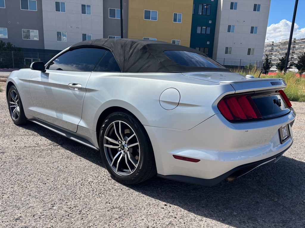2017 Ford Mustang Image 7