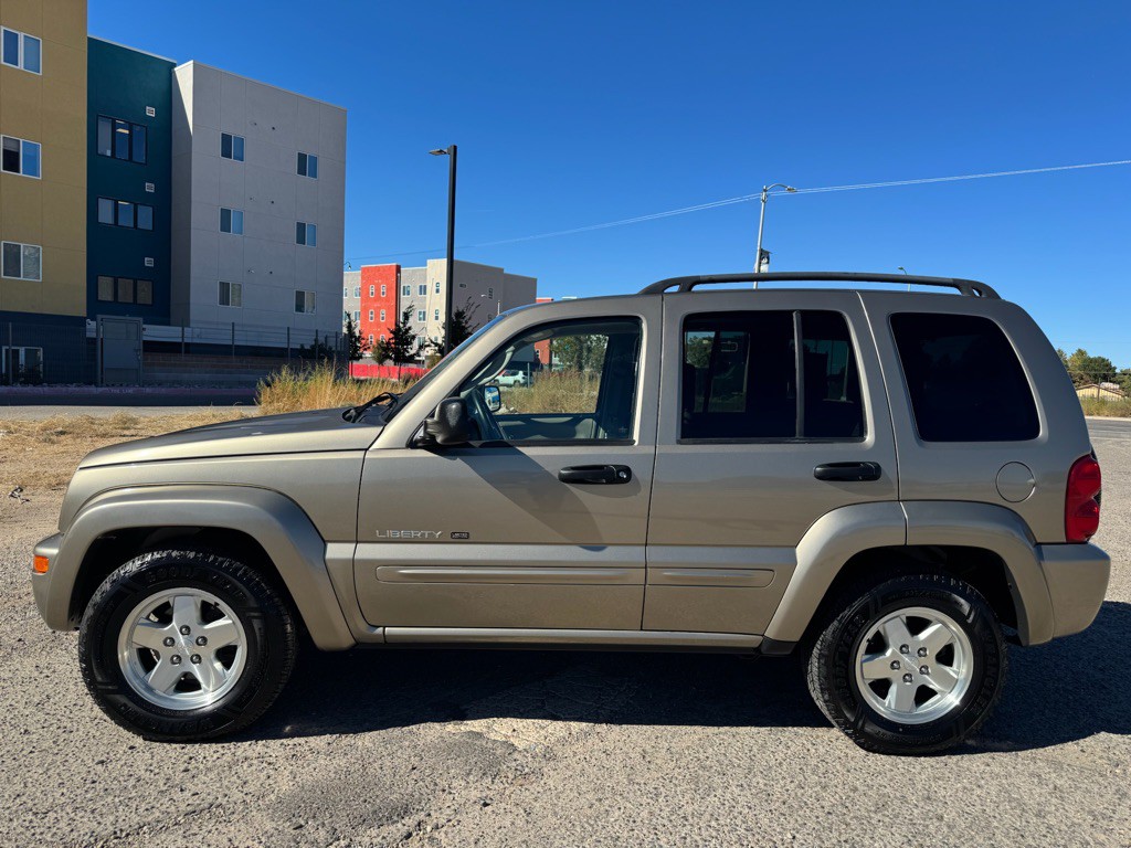 2003 Jeep Liberty Image 6