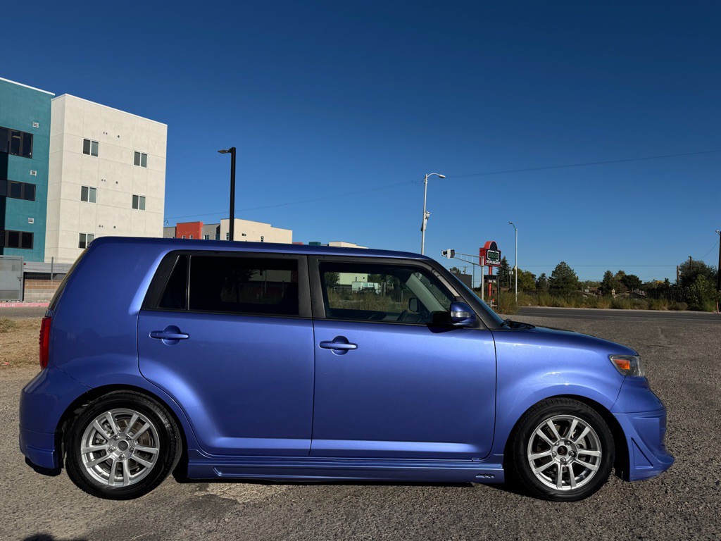2010 Scion xB Image 2