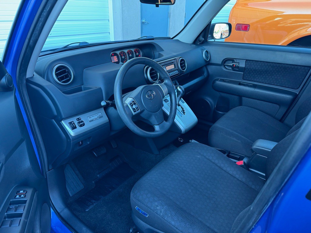 2010 Scion xB Image 9