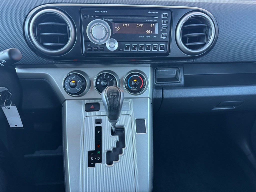 2010 Scion xB Image 14